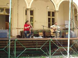 Duo Salamander v Kuřimi na finále Zahrady písničkářů 2005 (foto: Milan Tesař)